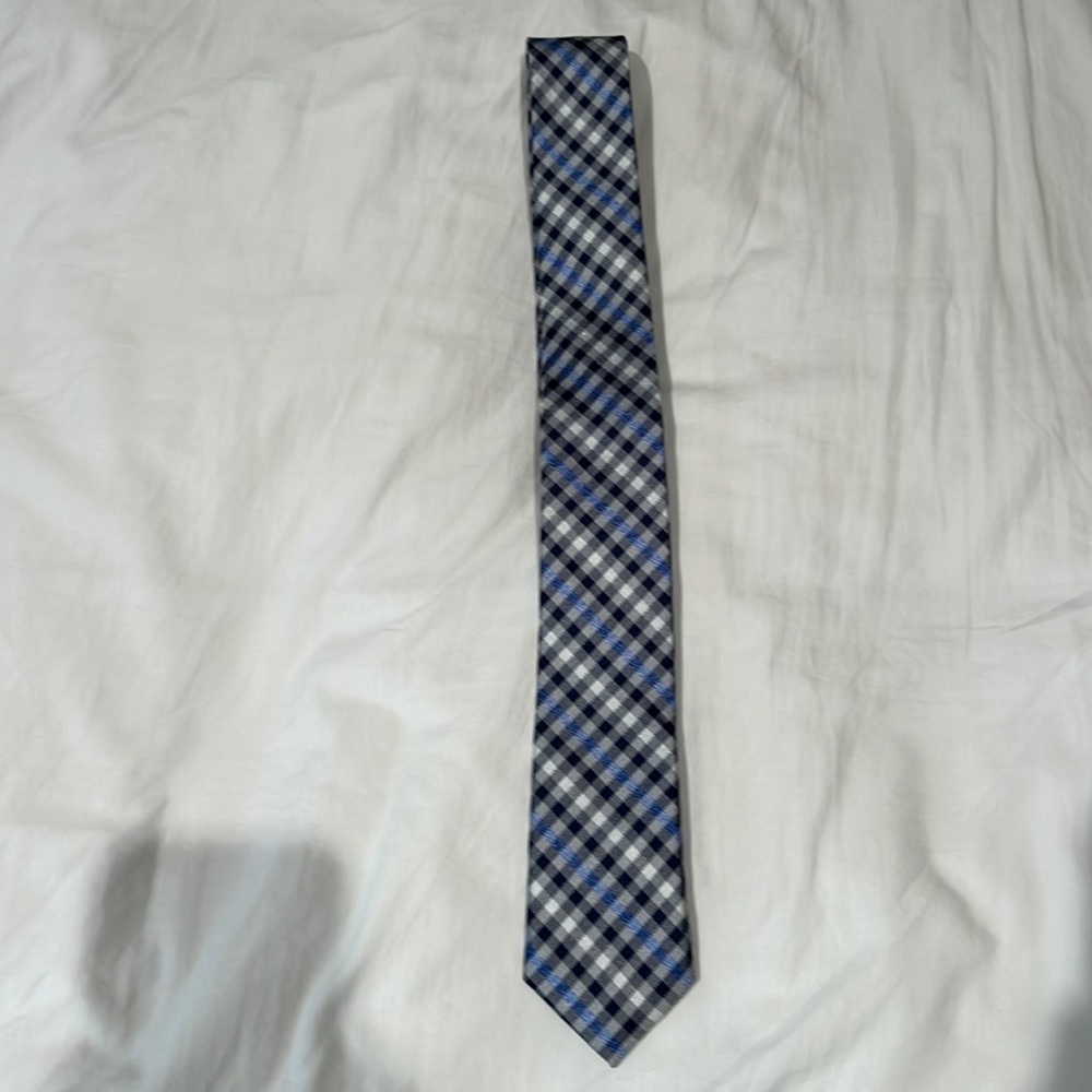 Boys Michael KORS tie in great condition.